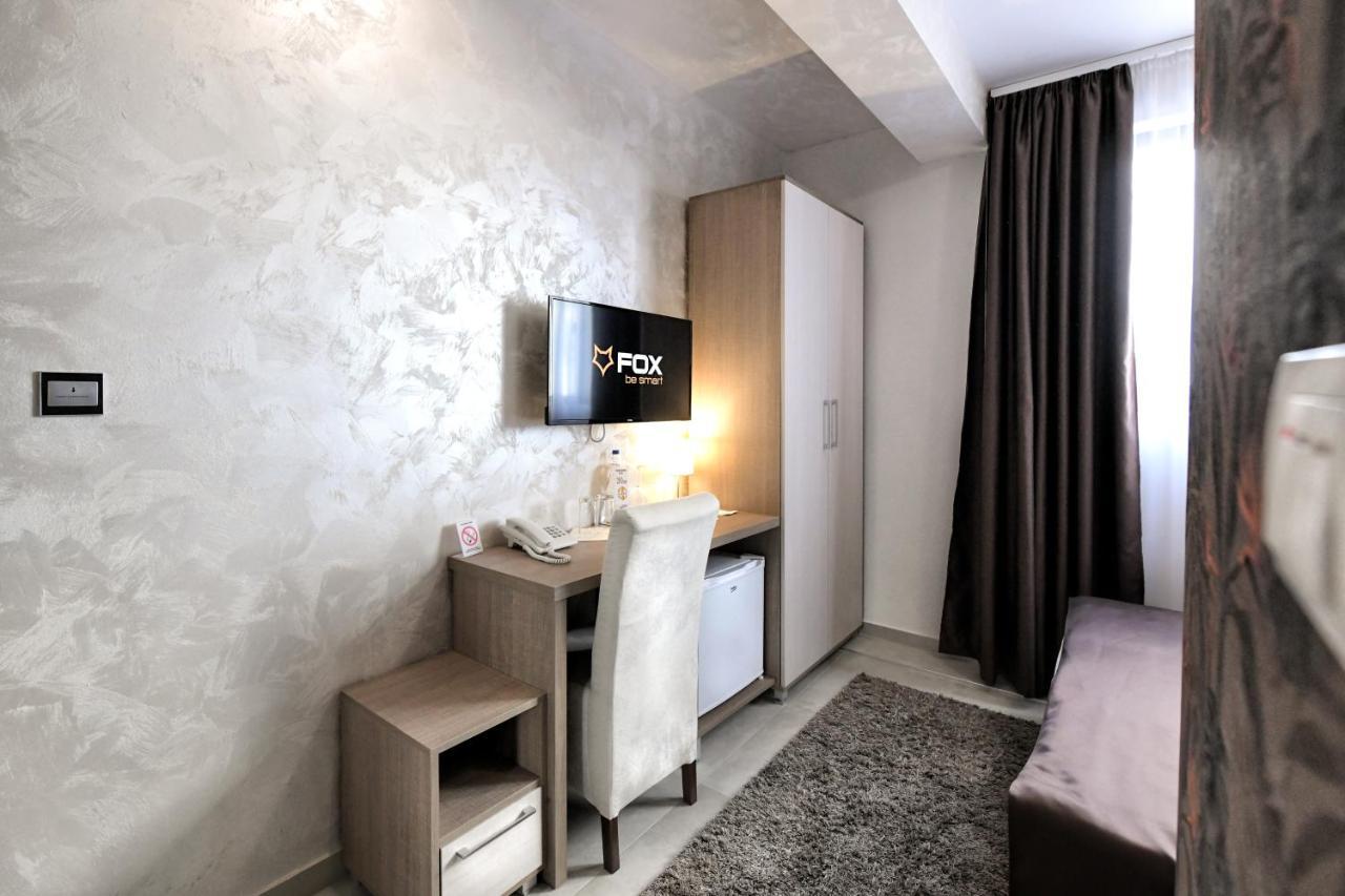 Garnet Hotel & Event Centar Ruma Zewnętrze zdjęcie
