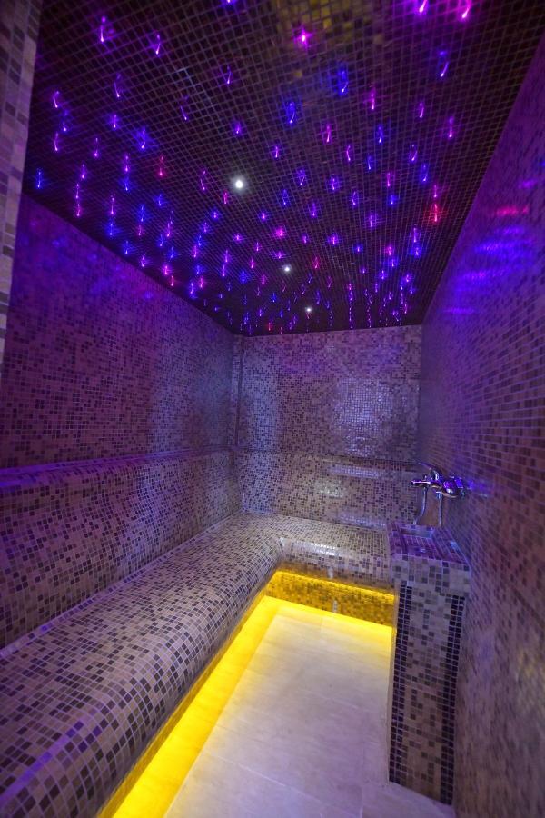 Garnet Hotel & Event Centar Ruma Zewnętrze zdjęcie