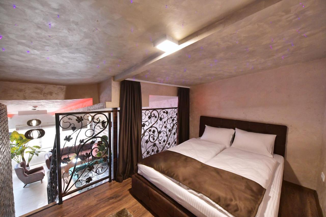 Garnet Hotel & Event Centar Ruma Zewnętrze zdjęcie