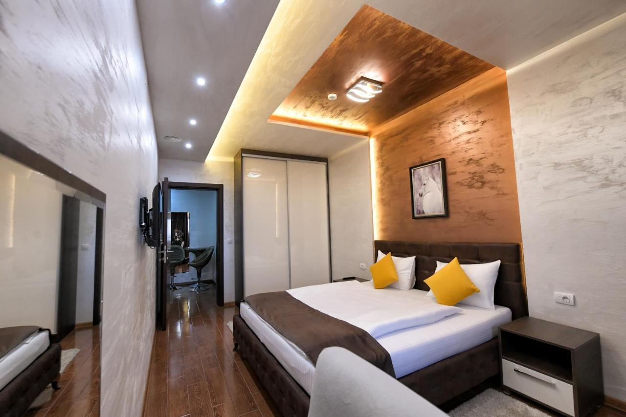 Garnet Hotel & Event Centar Ruma Zewnętrze zdjęcie