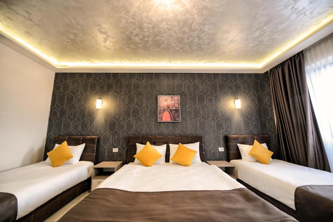 Garnet Hotel & Event Centar Ruma Zewnętrze zdjęcie