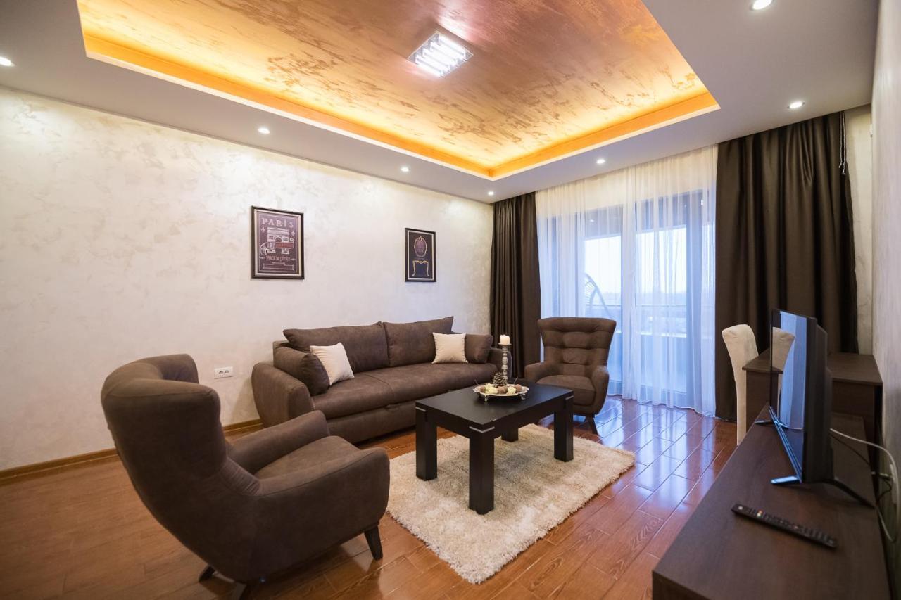 Garnet Hotel & Event Centar Ruma Zewnętrze zdjęcie
