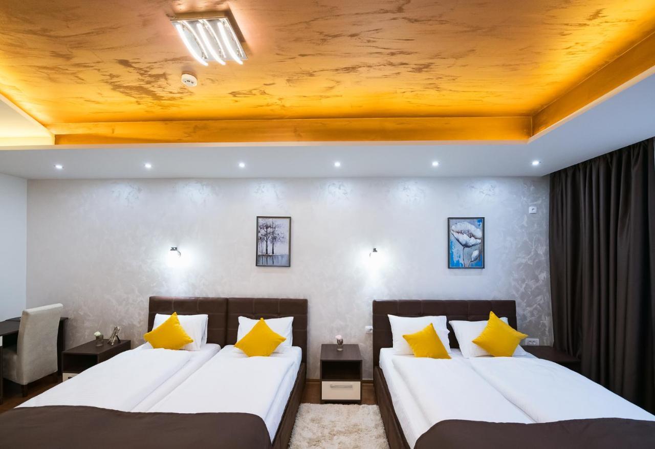 Garnet Hotel & Event Centar Ruma Zewnętrze zdjęcie